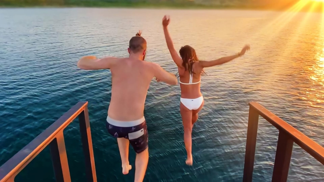 Longest Third Date izle