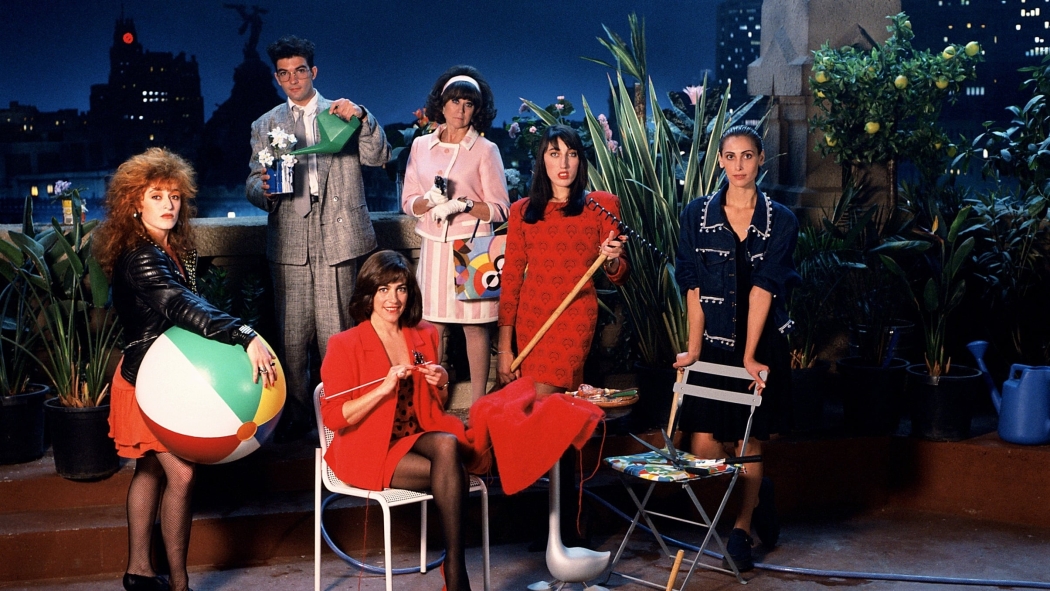 Sinir Krizinin Eşiğindeki Kadınlar (1988) izle